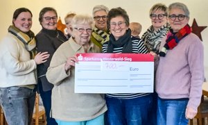 Spende aus der Nachbarschaft:Die kfd Betzdorf-Bruche unterstützt das Ökumenische Hospiz Kloster Bruche mit 700 Euro.