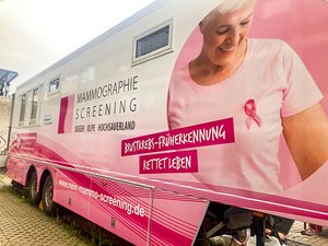 Mit dem Mammobil kommt die Brustkrebs-Früherkennung wieder näher zu den Menschen in Brilon, Olsberg und Umgebung.