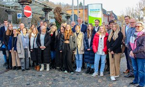 Im Diakonie Klinikum in Kirchen suchte die CDU-Delegation um Gordon Schnieder den Austausch mit Experten aus der Pflege sowie Schülerinnen und Schülern der benachbarten Pflegeschule.  