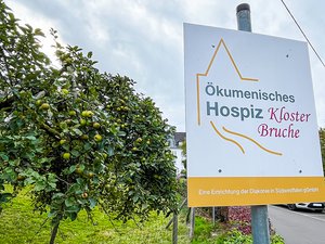 Beim Apfelfest am Ökumenischen Hospiz Kloster Bruche am 20. September wird den Besuchern rund um die Klosterscheune wieder Musik und allerhand Köstliches geboten. 