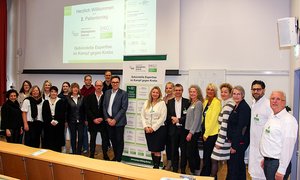 Zahlreiche Experten aus Medizin, Pflege, Psychologie und Sozialarbeit informierten beim Patiententag für Krebserkrankte und Angehörige im Hörsaal des Diakonie Klinikums Jung-Stilling in Siegen. 
